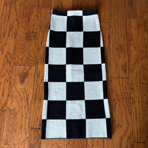 LALA ORIGINAL To The Stars Knit Skirt in Checkerboard - Picture 5 of 8